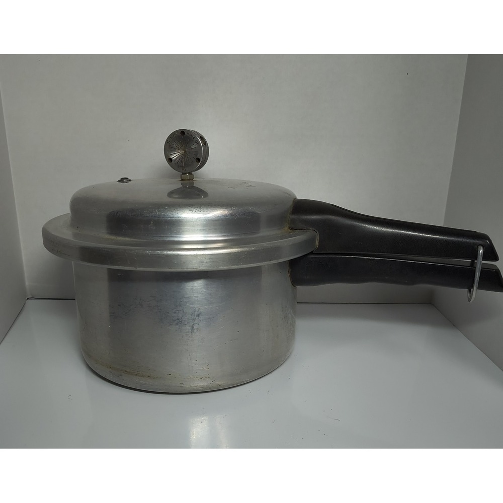 Vintage Mirro-Matic 4Qt Aluminum Stovetop Pressure Cooker‎ USA W Weights, Insert